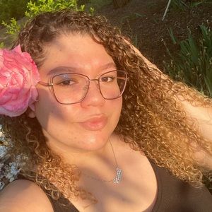 Meet your Posher, Francina